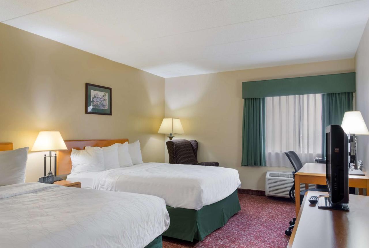 סמית'פילד All Seasons Inn & Suites מראה חיצוני תמונה