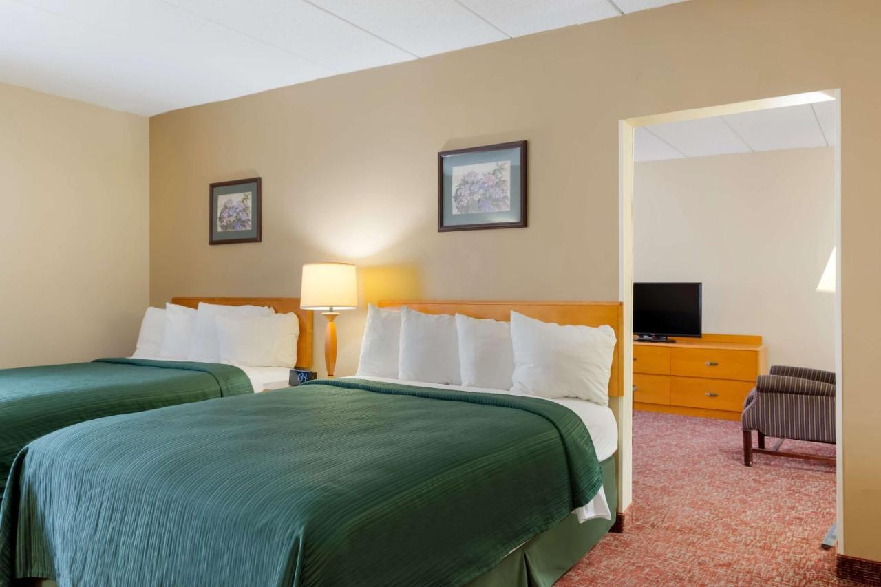 סמית'פילד All Seasons Inn & Suites מראה חיצוני תמונה